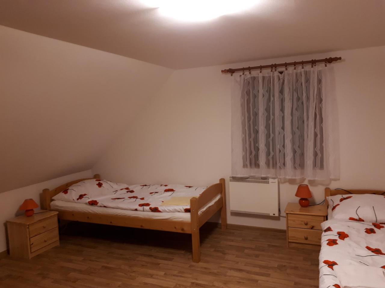 Podkrovi V Jihoceskem Statku Nemejice Buitenkant foto